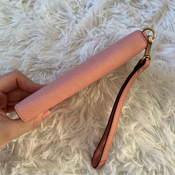 LAST DAY TO PURCHASE! Michael Kors Pink Wallet Zip Wristlet - Picture 6 of 10